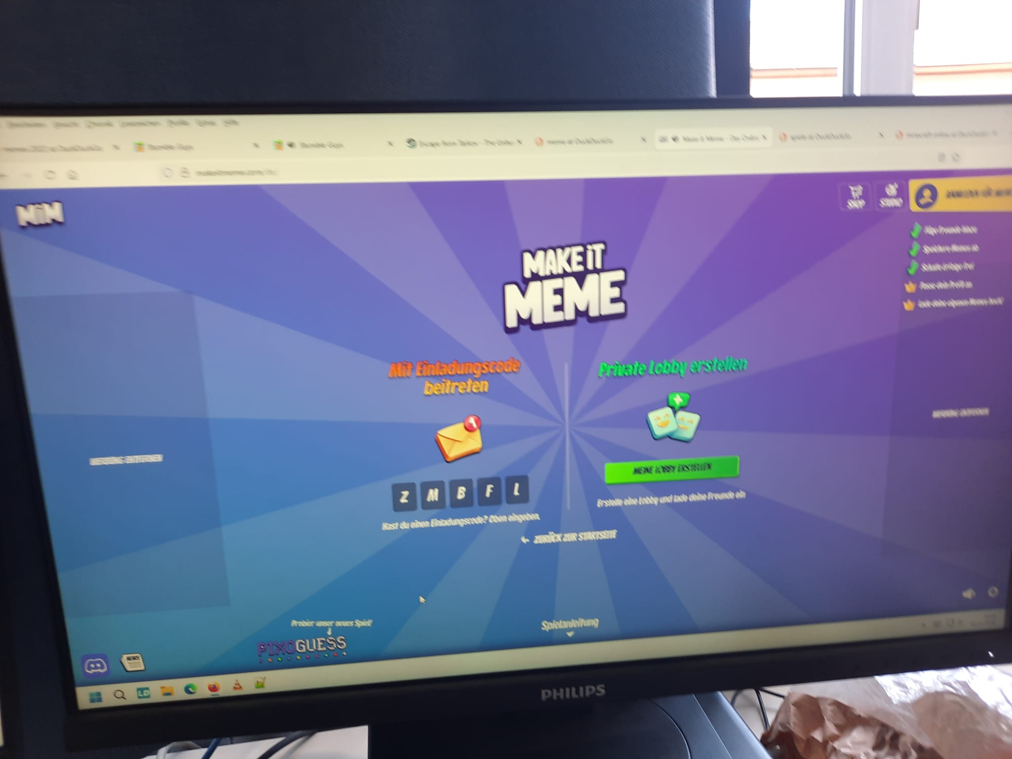 Bildschirm mit dem Onlinespiel „Make it Meme“, bei dem eine Lobby erstellt oder mit Einladungscode beigetreten werden kann